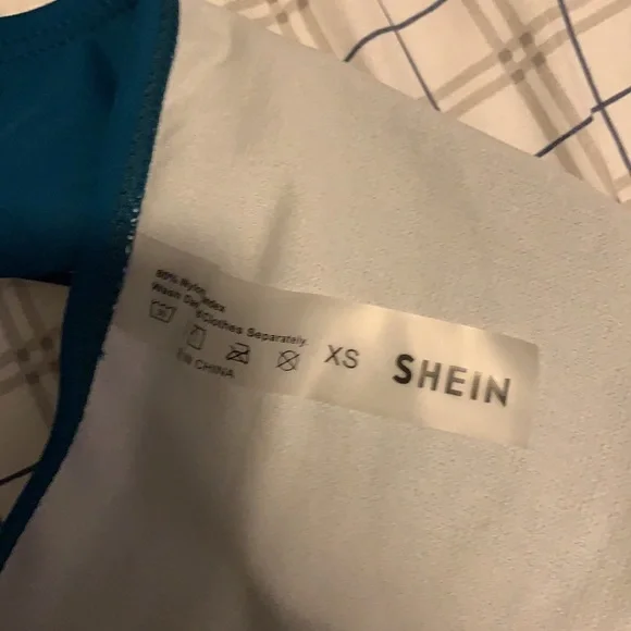 bikini - Picture 3 of 3